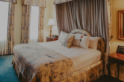 Prince of Wales Hotel Suite Guestroom