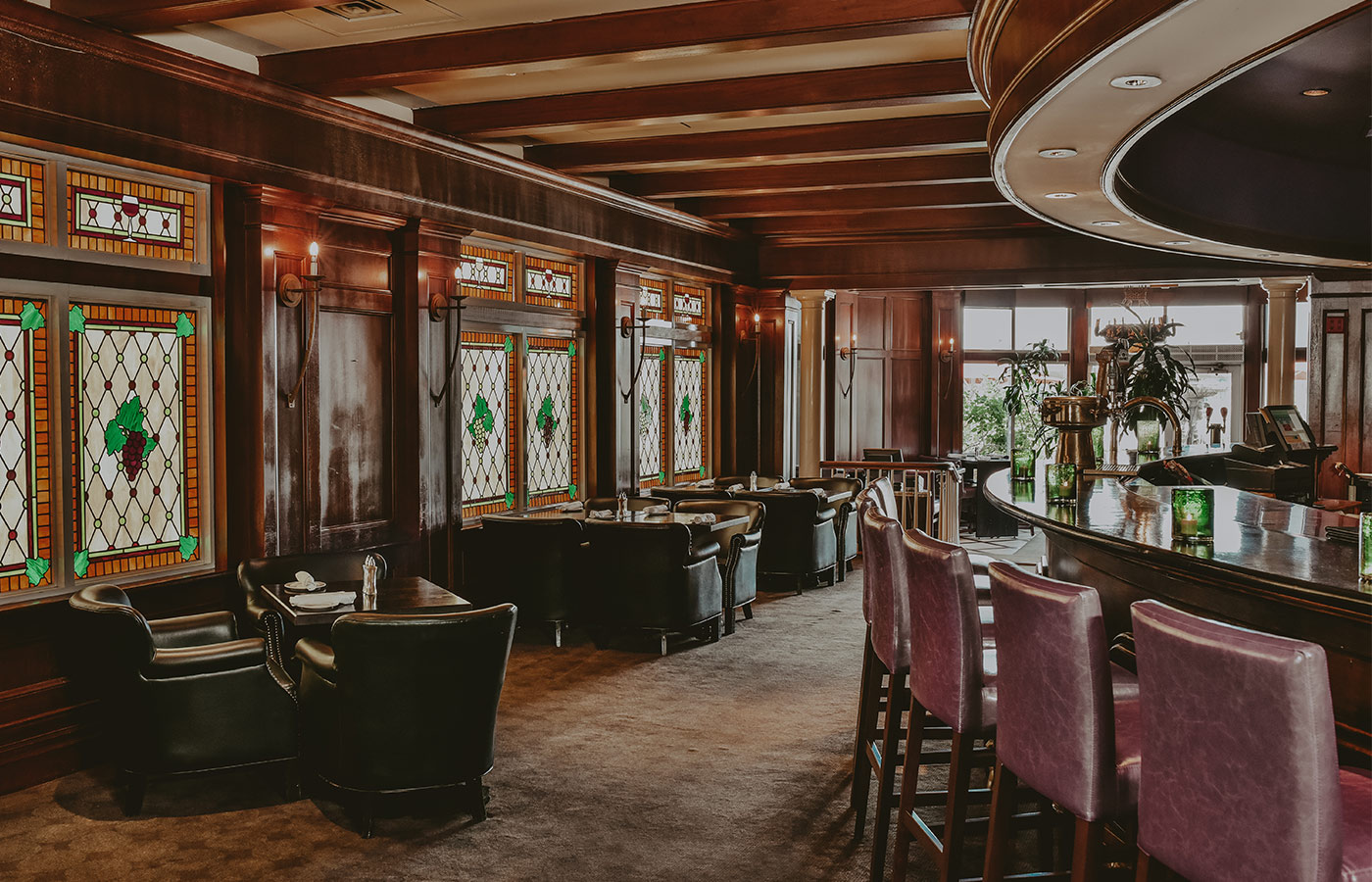 Bacchus Lounge Casual Dining & Pub in NiagaraontheLake Vintage Hotels
