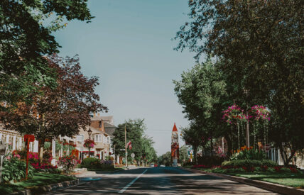 Explore the streets of downtown Niagara during your stay at the Queens Landing Hotel in Niagara-on-the-Lake