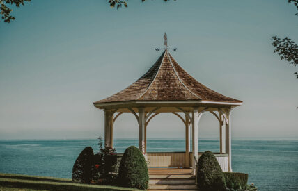 Explore lakeside gazebos during your stay at the Queens Landing Hotel in Niagara-on-the-Lake
