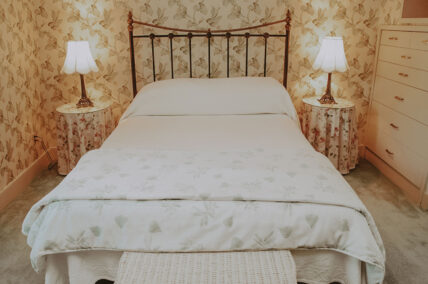 Guest bedroom in the Mirabella Suite at Moffat Inn in Niagara on the Lake