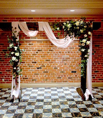 Wedding Archways in Niagara-on-the-Lake