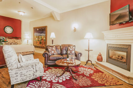 Heritage inspired seating area in Premium Guest Suite at Inn On The Twenty in Jordan Village