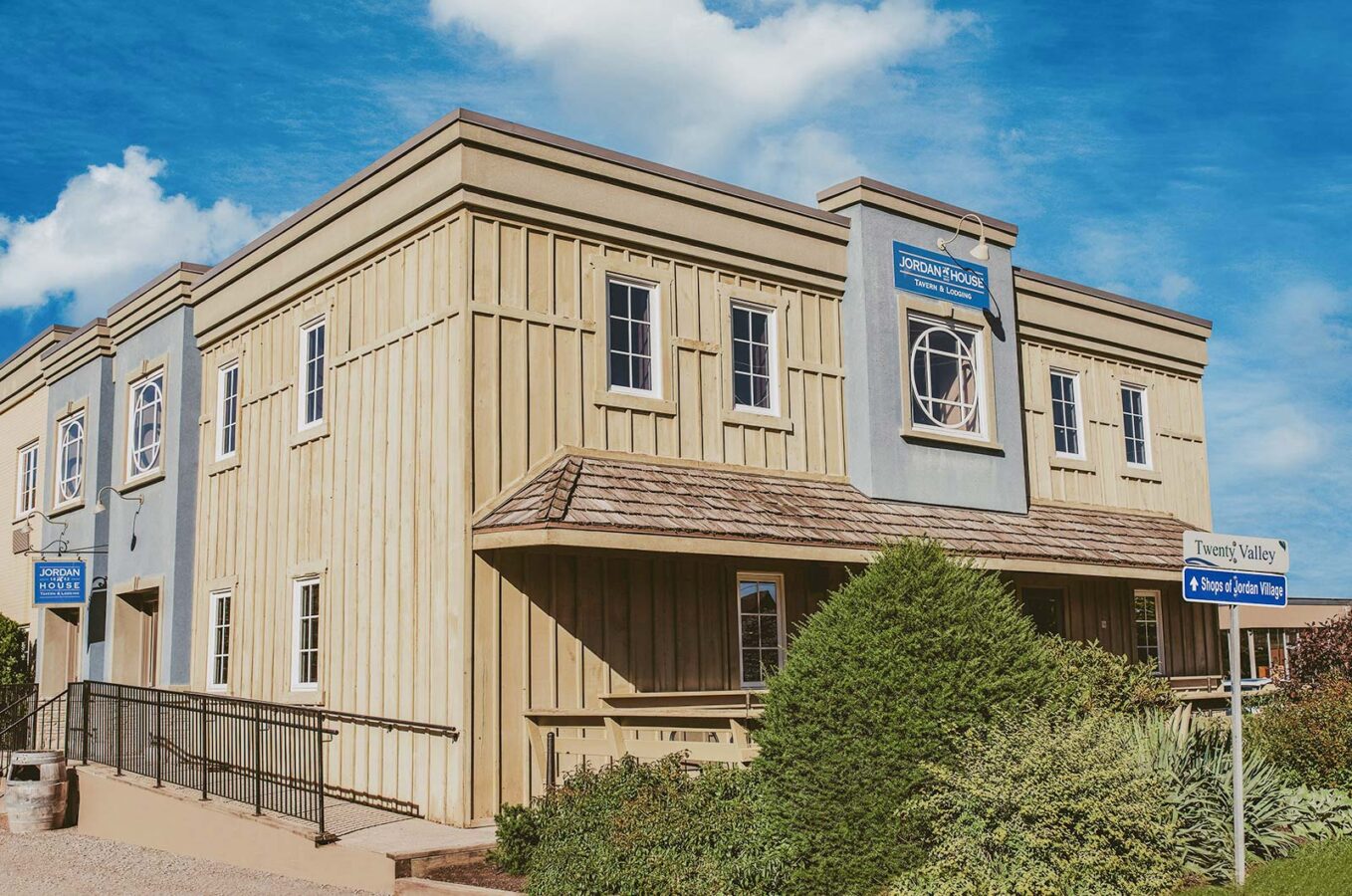 Jordan House Tavern & Lodging in Jordan, ON Vintage Hotels