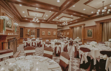 Olde Library venue for wedding receptions with circular seating at the Pillar & Post Hotel in Niagara-n-the-Lake