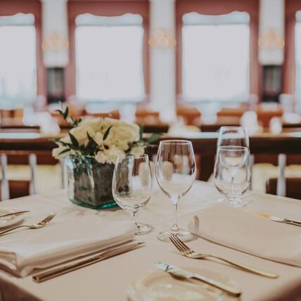 Elegant dining at Queen’s Landing in Niagara on the Lake