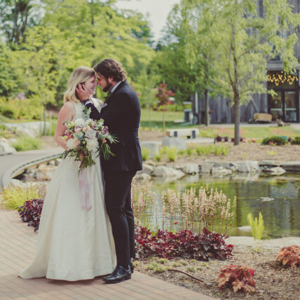 Intimate garden weddings at Pillar and Post in Niagara-on-the-Lake