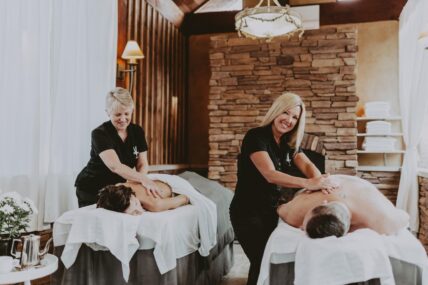 A couple’s massage during a babymoon in Niagara-on-the-Lake.