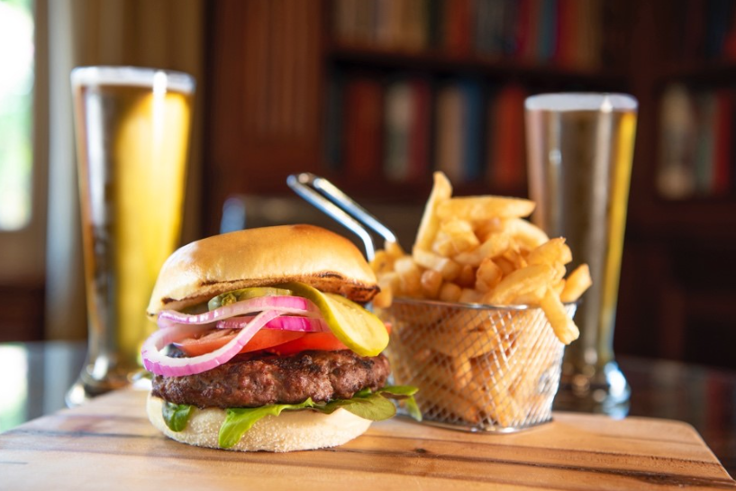 Enjoy elevated pub food at Churchill Lounge in Niagara on the Lake