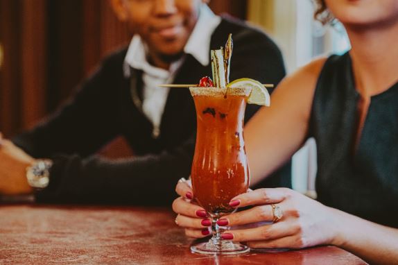 Enjoy craft cocktails on your 3-day weekend in Niagara on the Lake