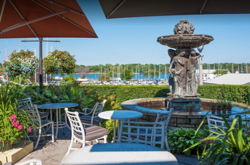 Spacious outdoor meeting spaces at Queen's Landing in Niagara on the Lake
