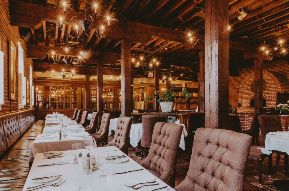 Dine in the Cannery Restaurant at Pillar and Post