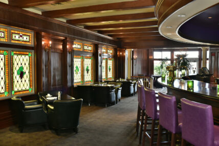 Casual dining for group getaways at Bacchus Lounge