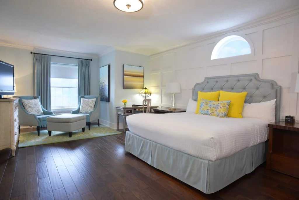 Romantic waterfront suite, perfect for a Valentine's Day getaway to Queen's Landing in Niagara on the Lake