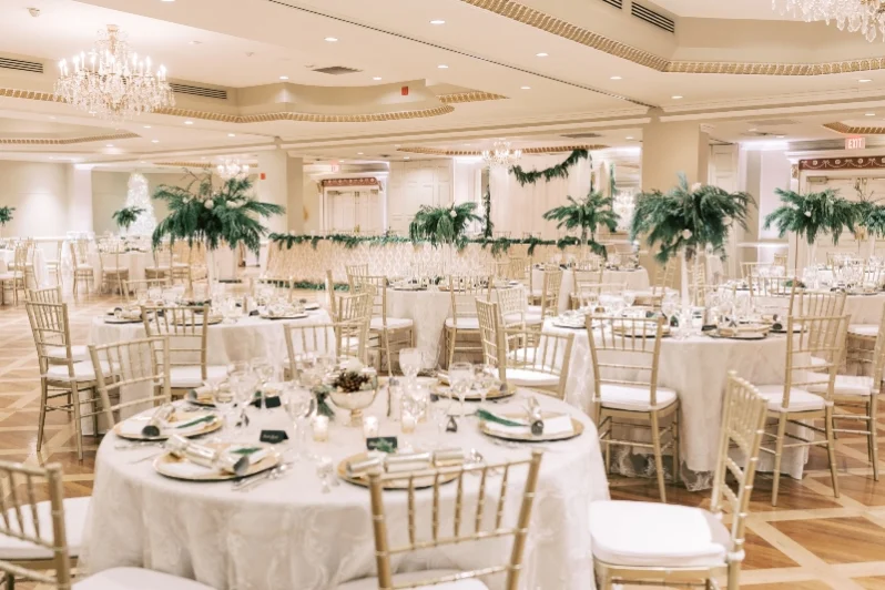 Winter wedding held at Queen’s Landing hotel in Niagara on the Lake