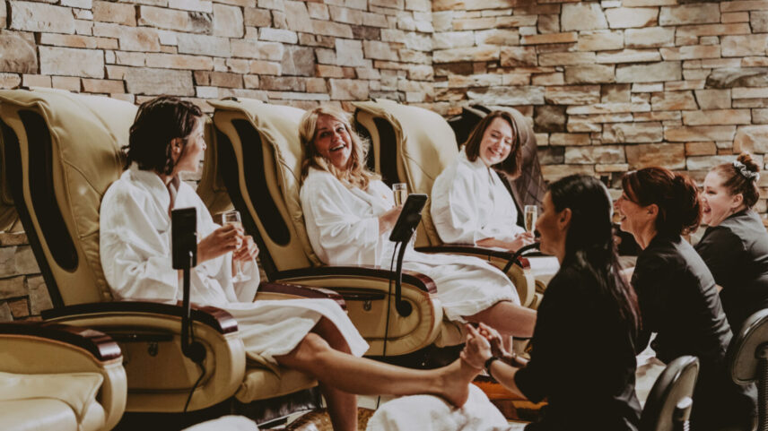 Women on a Mother’s Day getaway in Niagara-on-the-Lake