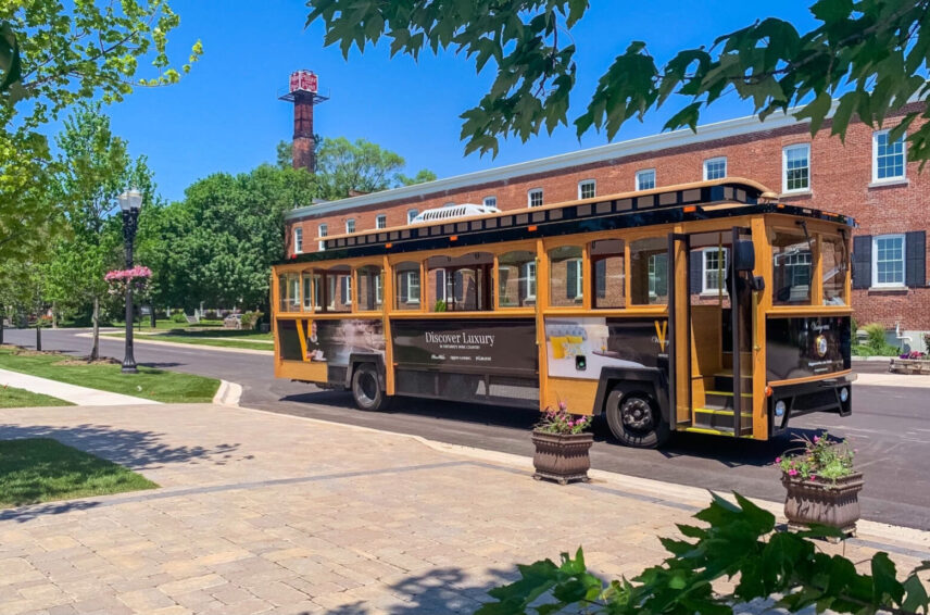 A wine trolley for a summer wine tour in Niagara on the Lake
