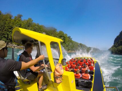 A summer boat tour in Niagara Falls
