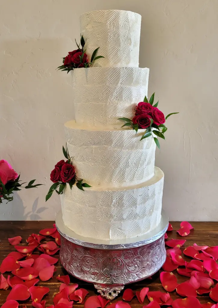 Wedding dress inspired wedding cake, a 2023 wedding cake trend