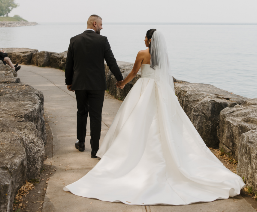 Wedding couples walking down parkway in Niagara-on-the-Lake