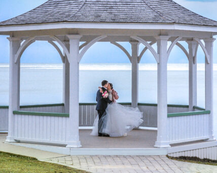 The gazebo at Queen’s Royal Park, one of the best wedding photography locations in Niagara