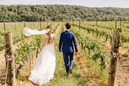 A winery wedding in Niagara on the Lake, an area of expertise of Vintage Hotels wedding planners