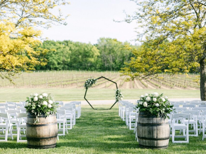 Outdoor wedding ceremony at Château des Charmes in Niagara-on-the-Lake.