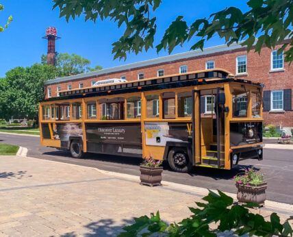 The wine trolley, an activity for an off-site meeting in Niagara on the Lake