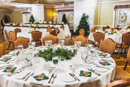 Rustic, woodland décor at a winter wedding at Queen’s Landing