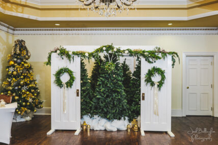 Winter décor at a wedding hosted in Niagara on the Lake