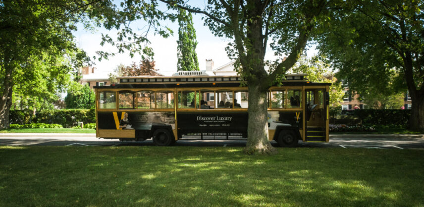 Guests being picked up on the Vintage Hotels Wine Trolley for a guided wine tasting and wine tour for Mother’s Day in Niagara-on-the-Lake