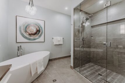 Premium Guest Suite with a amazing bathroom at Inn On The Twenty in Jordan Village