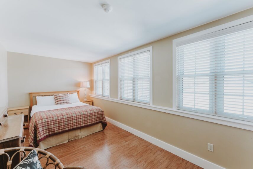 Guest bedroom in the Mirabella Suite at Moffat Inn in Niagara on the Lake
