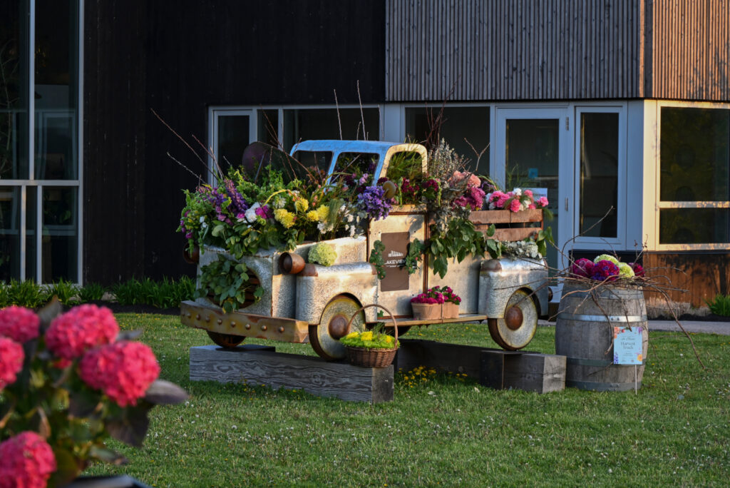 A Niagara-on-the-Lake In Bloom floral installation.