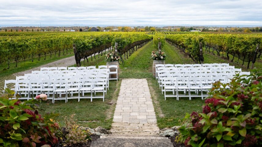 Vineyard Wedding in Ontario at Inn on the Twenty with Vintage Hotels