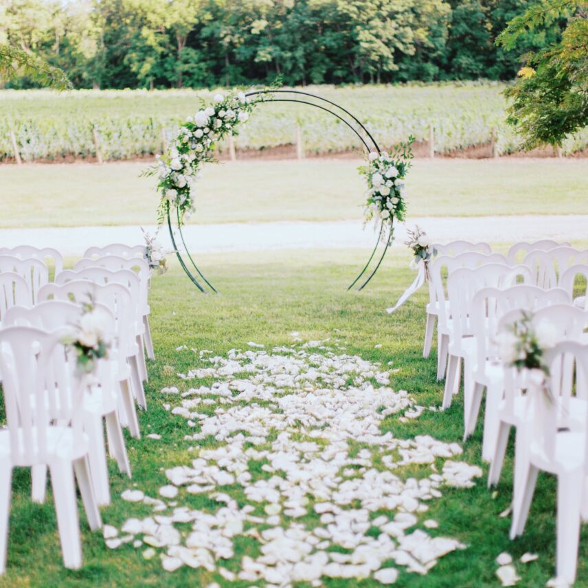 Vineyard wedding ceremony at Château des Charmes in Niagara-on-the-Lake.