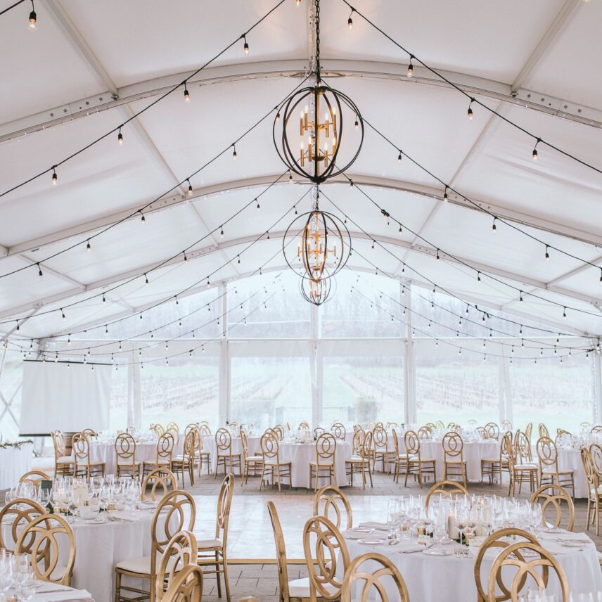 Château des Charmes’ vineyard courtyard wedding reception venue.