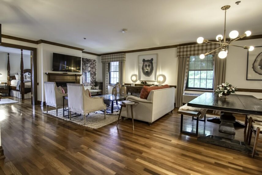 The Presidential Parlour Suite at Pillar and Post in Niagara-on-the-Lake.