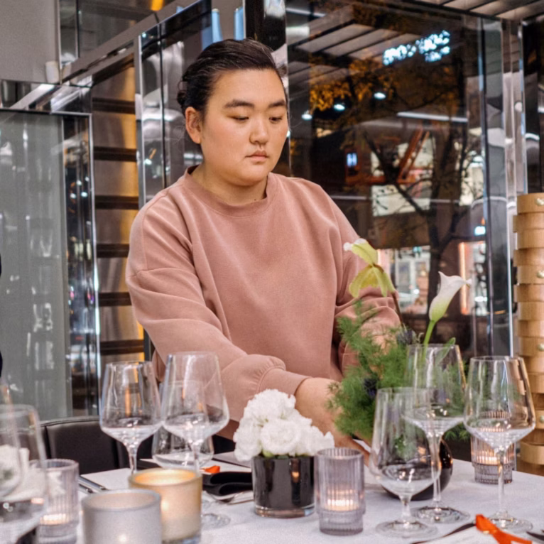 Moooi Fleur for modern floral installation design in Niagara