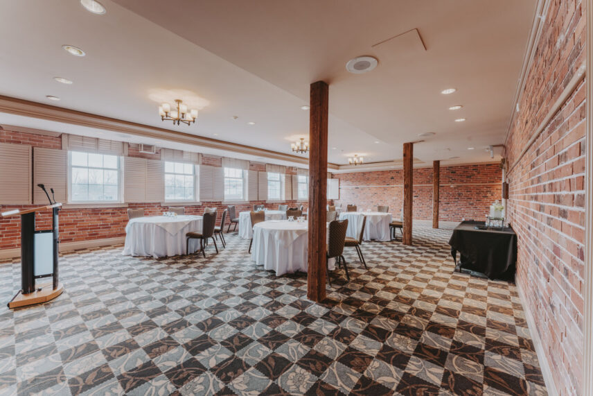 Queenston Hall meeting space at Pillar and Post in Niagara-on-the-Lake for corporate retreat