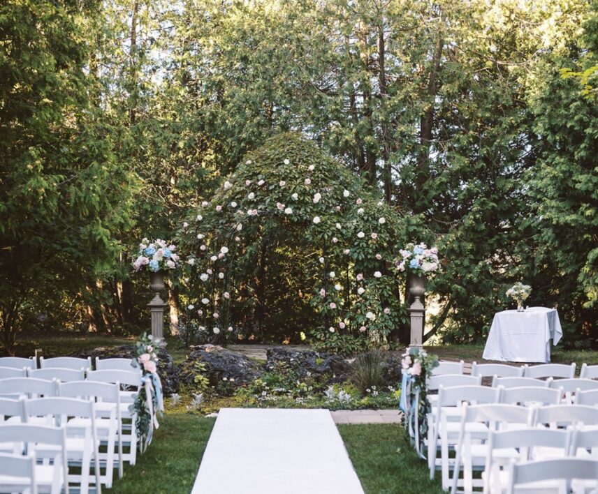 Summer weddings in the Riverside Wedding Garden