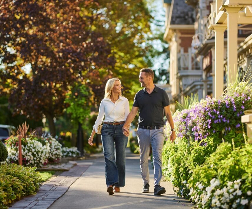 Walking through Old Town Niagara-on-the-Lake.